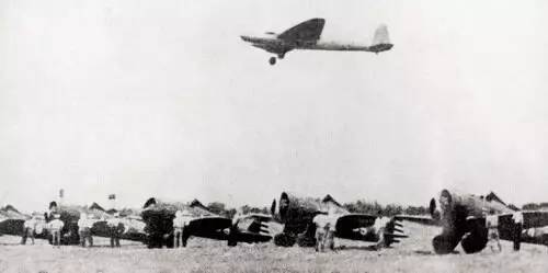 空战英雄曾击落2架敌机威震台海是怎么回事，关于敌人的一架飞机被英雄的人民空军击落了的新消息。