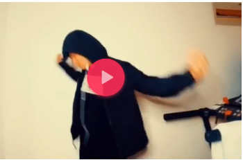wait a minuteƵ.png