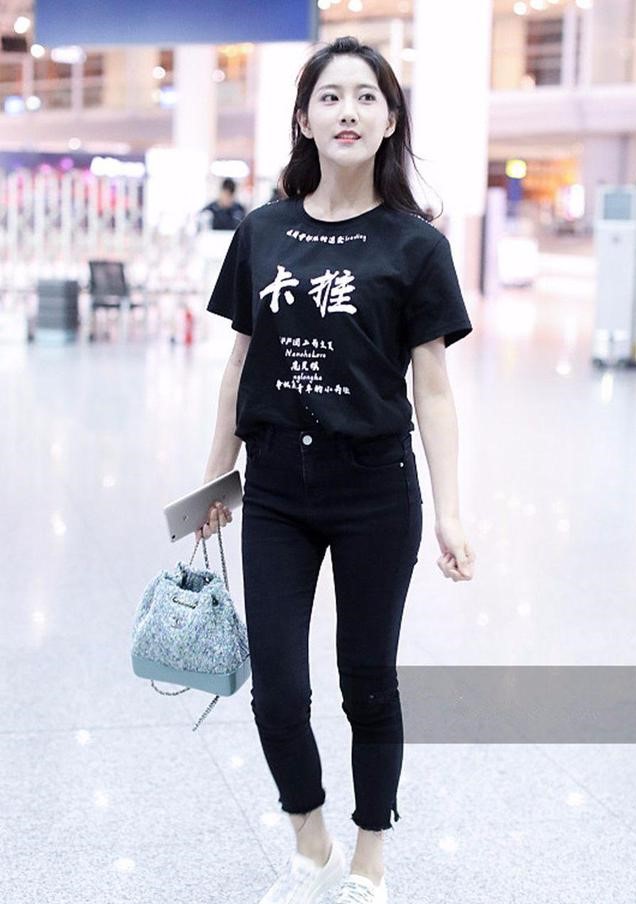 ʦ
